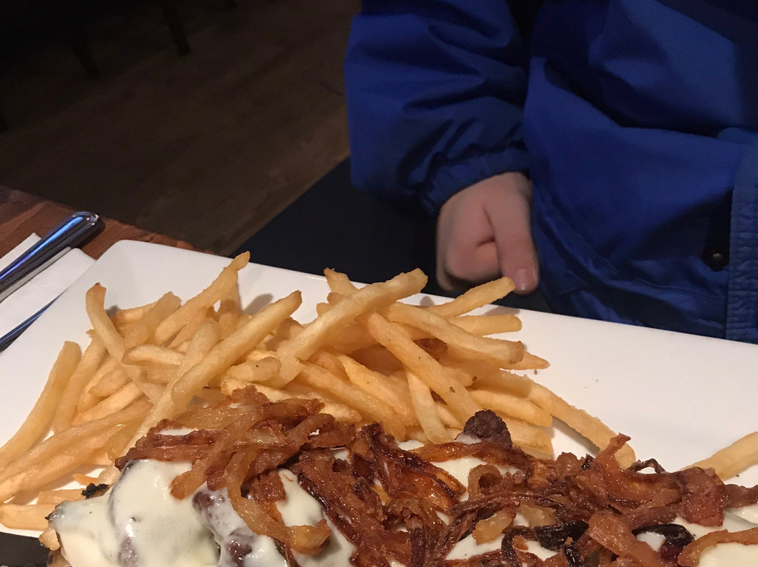 Leo's Midway - Garden City Bar & Restaurant景点图片
