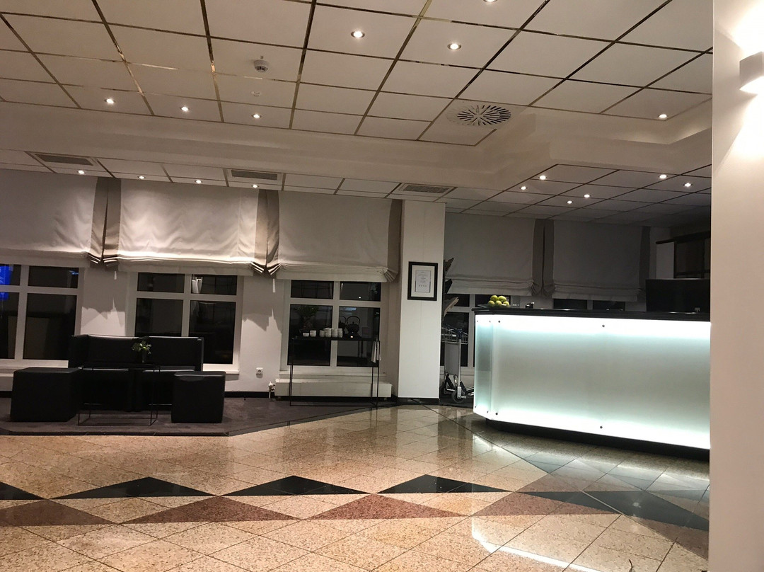 明登假日酒店主图