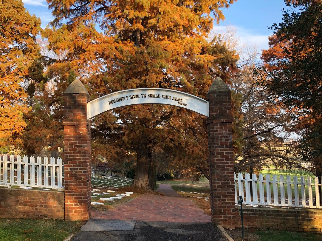 Salem God's Acre Cemetery景点图片