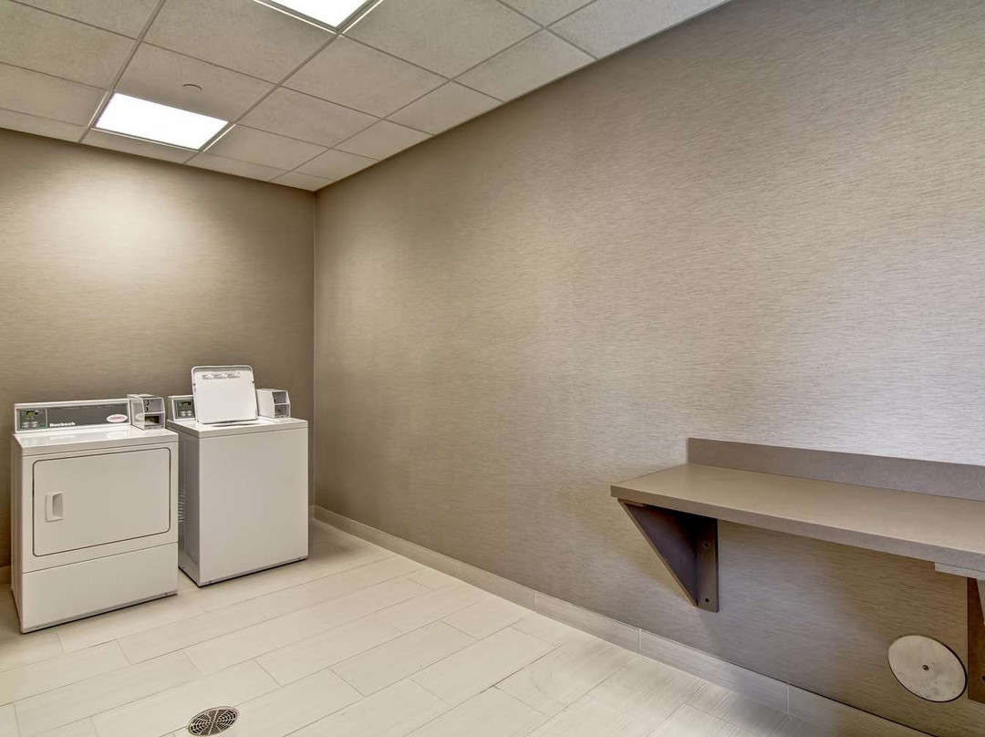 Hampton Inn & Suites Detroit/Troy主图