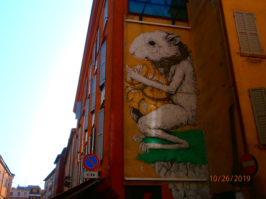 Piazza della Pomposa景点图片