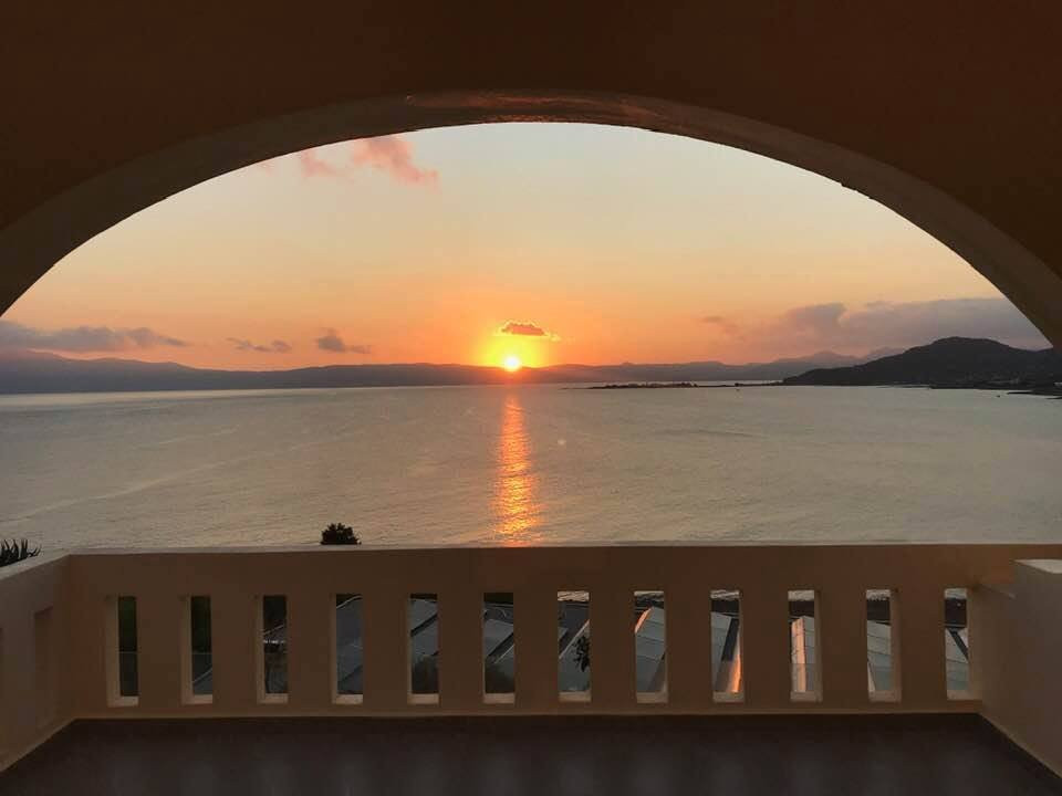 巴洛斯海滩酒店主图