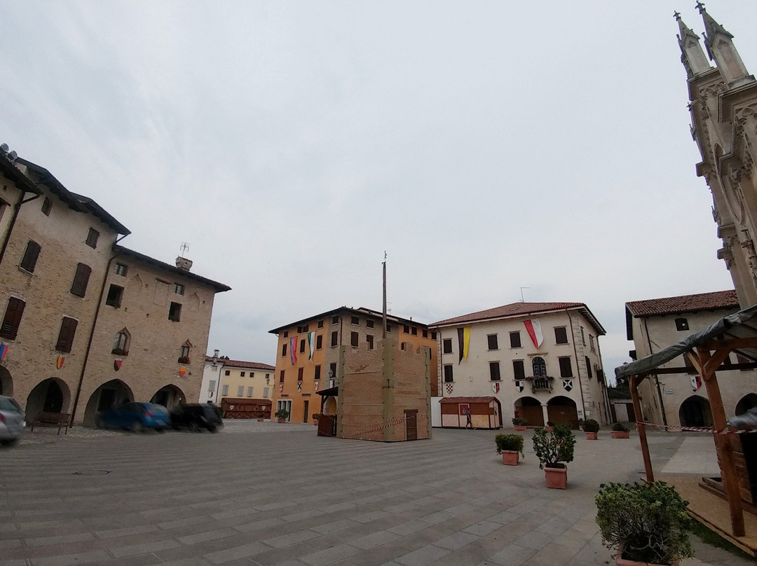 Piazza Liberta景点图片