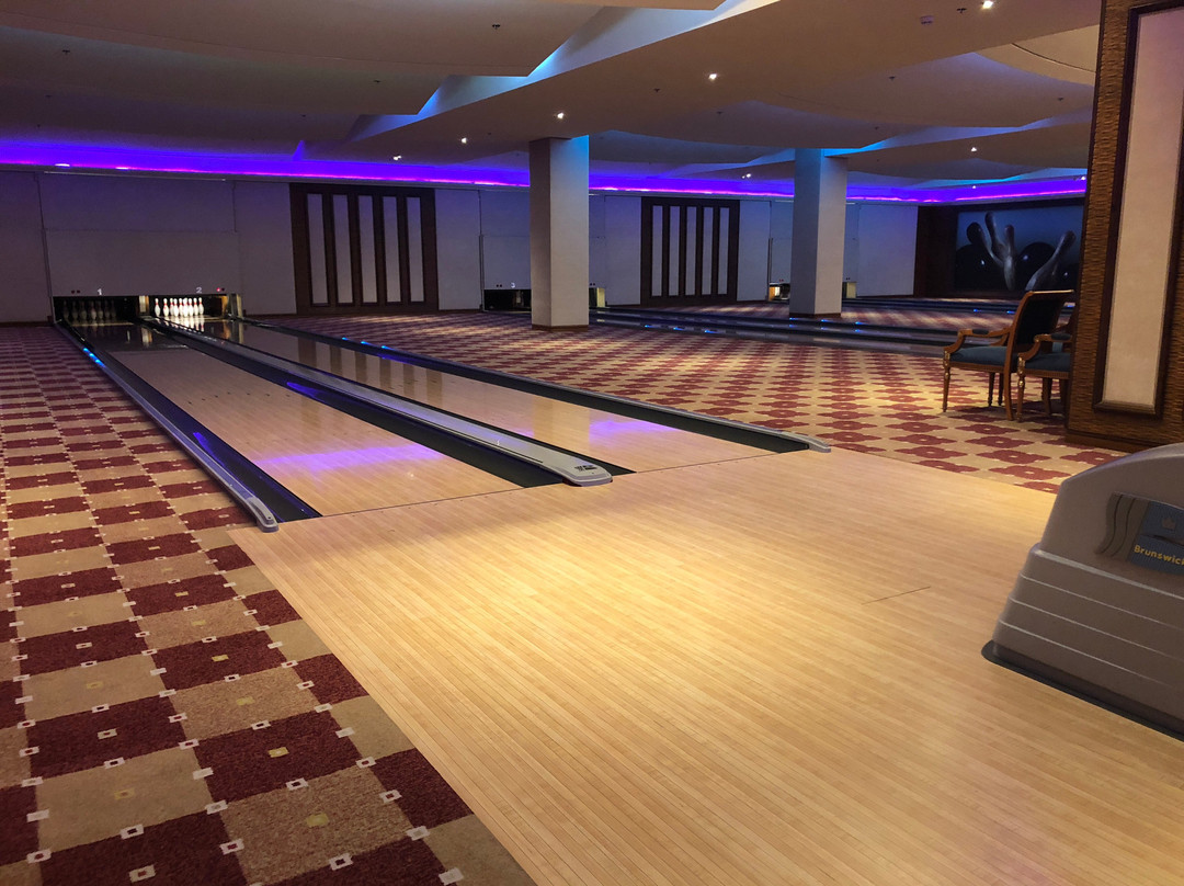 Strike Bowling Alley景点图片