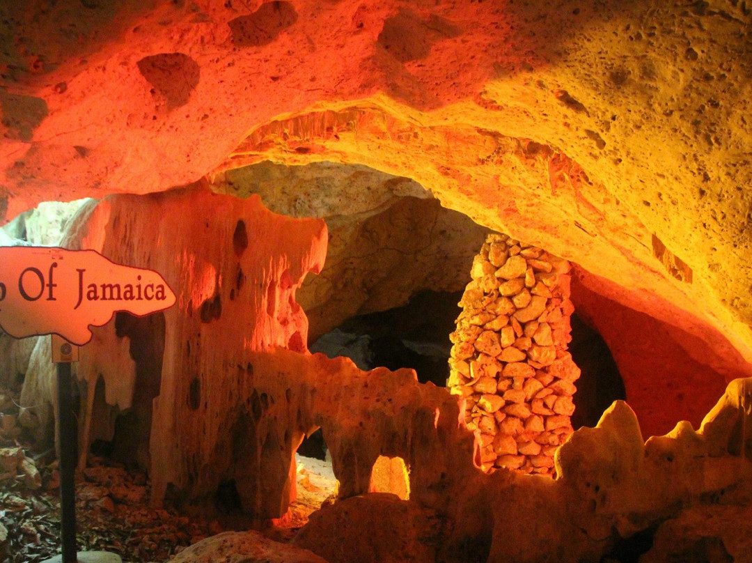 Green Grotto Caves景点图片