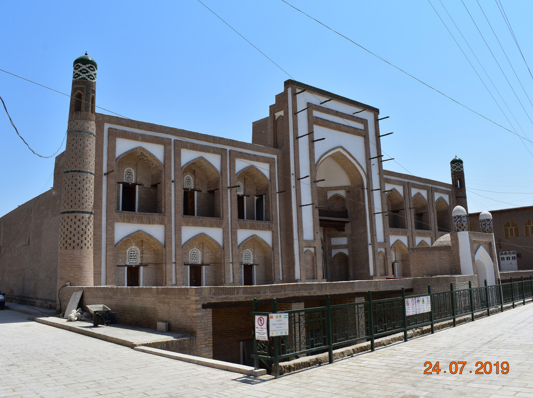 Amir Tura Madrasah景点图片