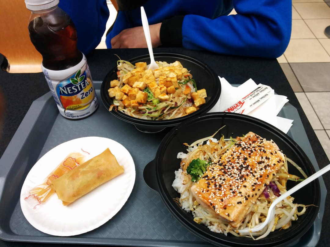 Pointe Claire旅游景点-Fairview Pointe Claire