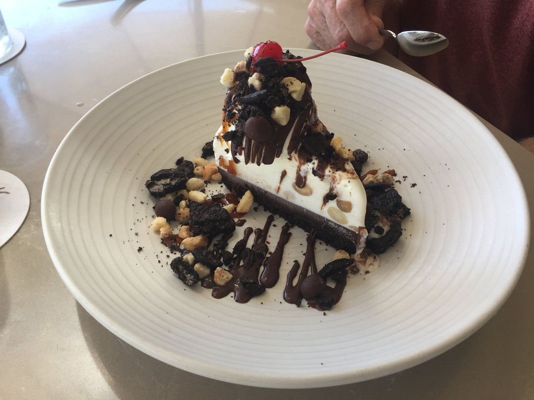 坡伊普餐馆和美食-Ilima Terrace Restaurant