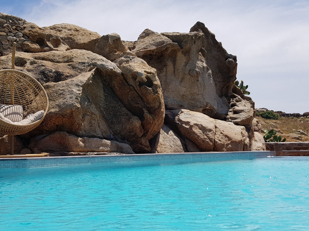 Almyra Guest Houses主图