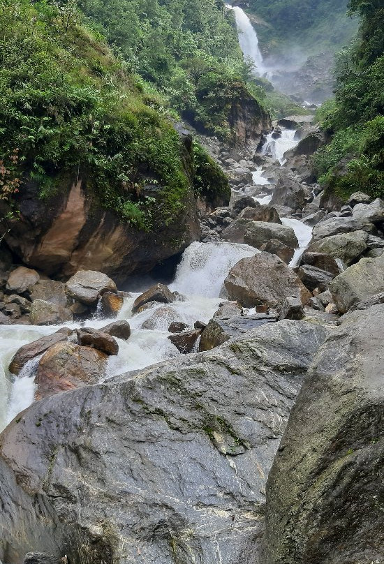 Naga Falls景点图片