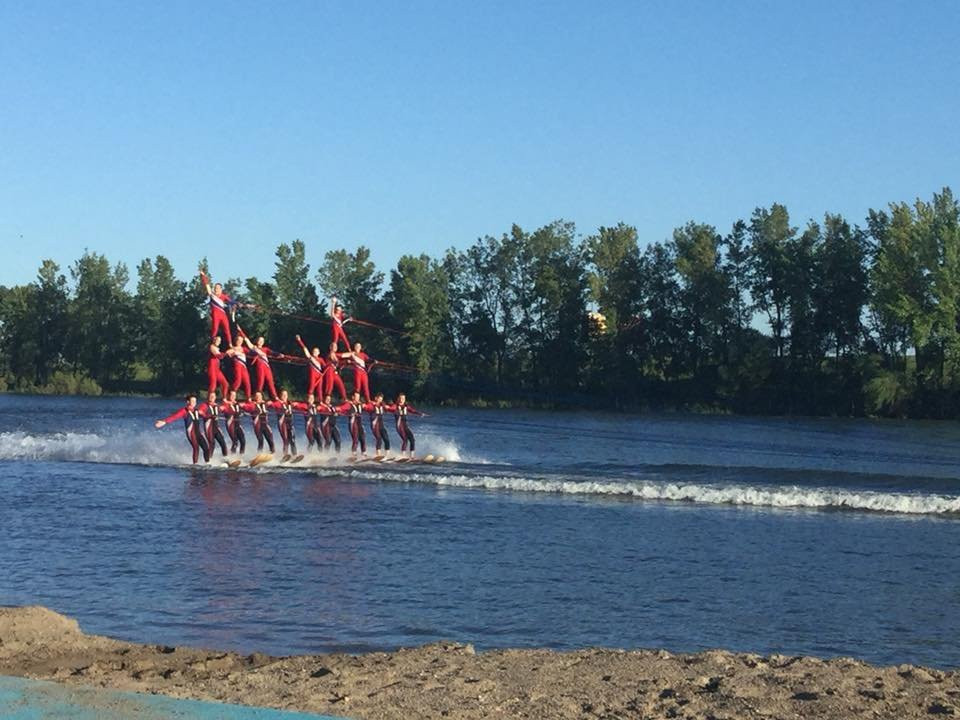 Hartford旅游景点-Catfish Bay Water Ski Park - Greatest Show on H2O