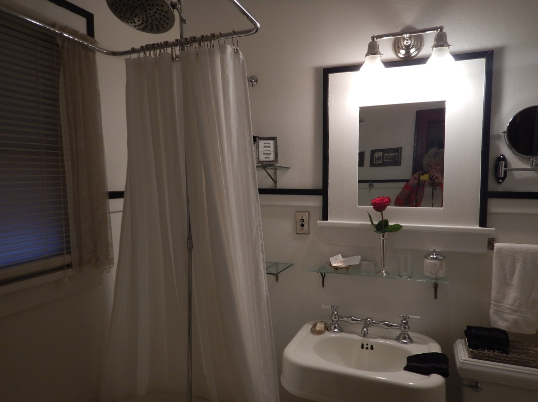 Garden Wall Inn主图