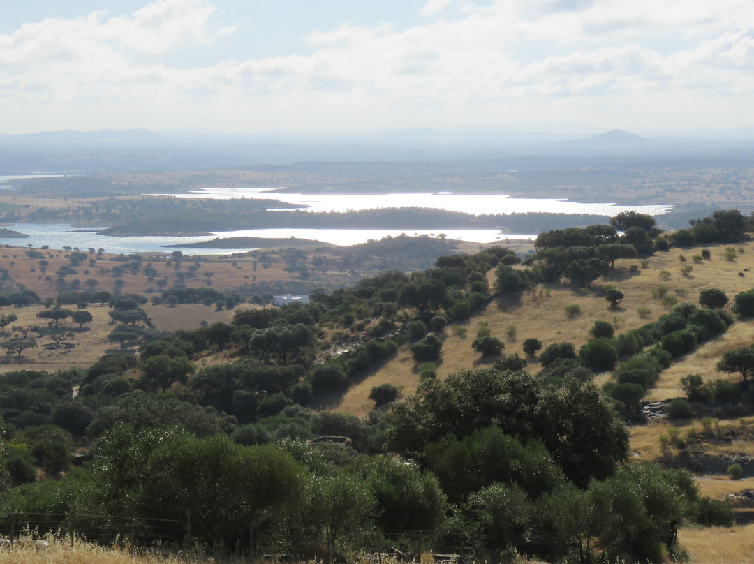 Monumento de Homenagem ao Cante Alentejano-蒙萨拉斯必去景点