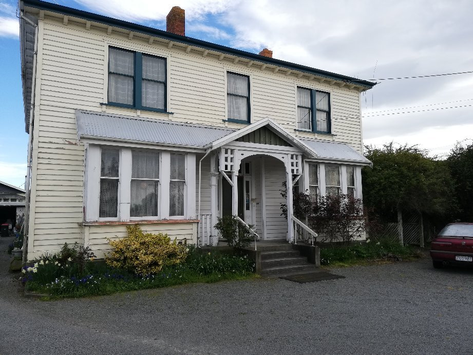 Lochiel Motel & Guest House