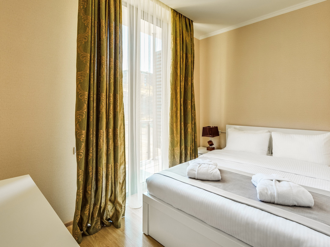 Lisi Hills Hotel主图