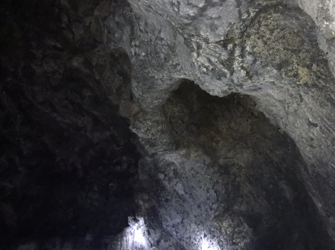 Surtshellir Lava Cave景点图片