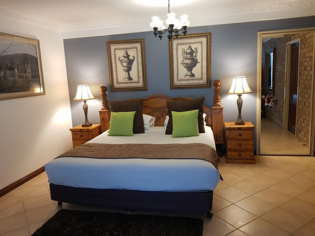 Mt Tamborine Stonehaven Guest House主图