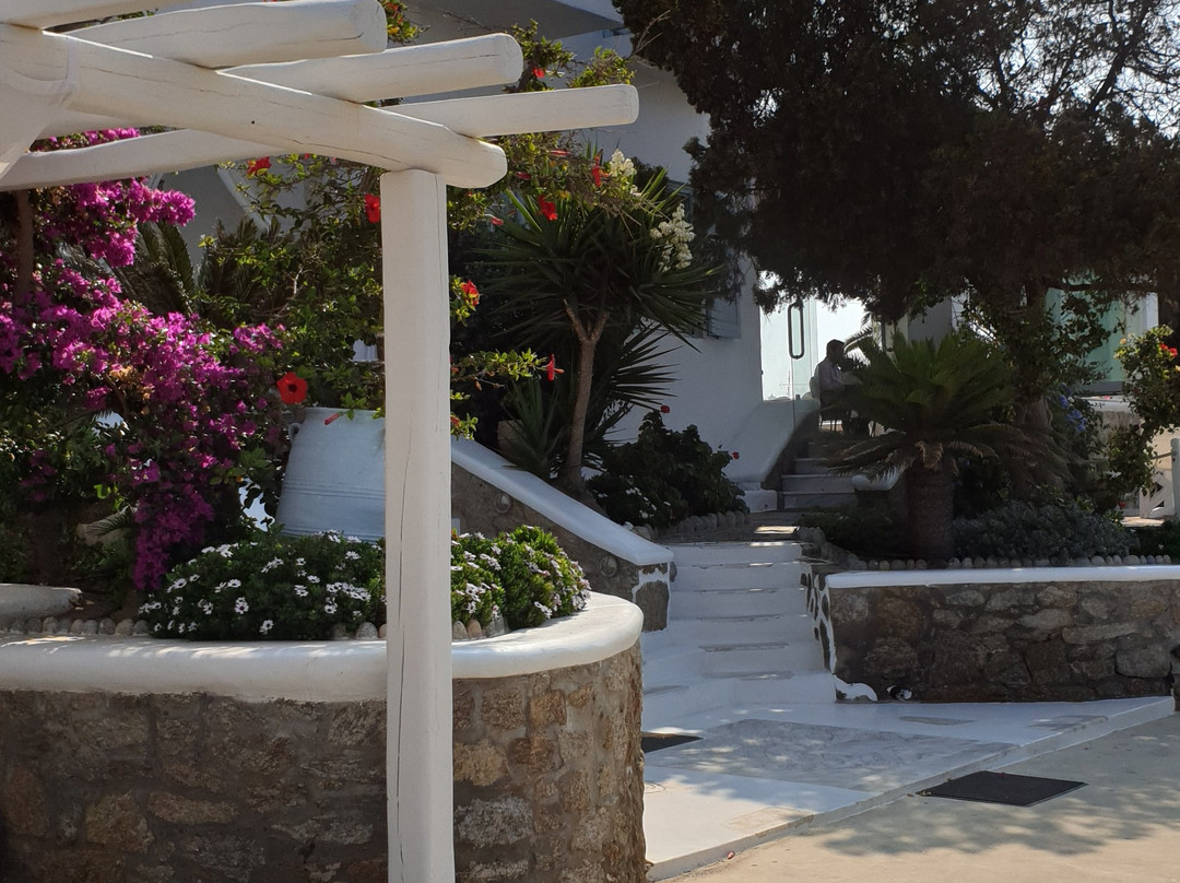 Zephyros Hotel主图