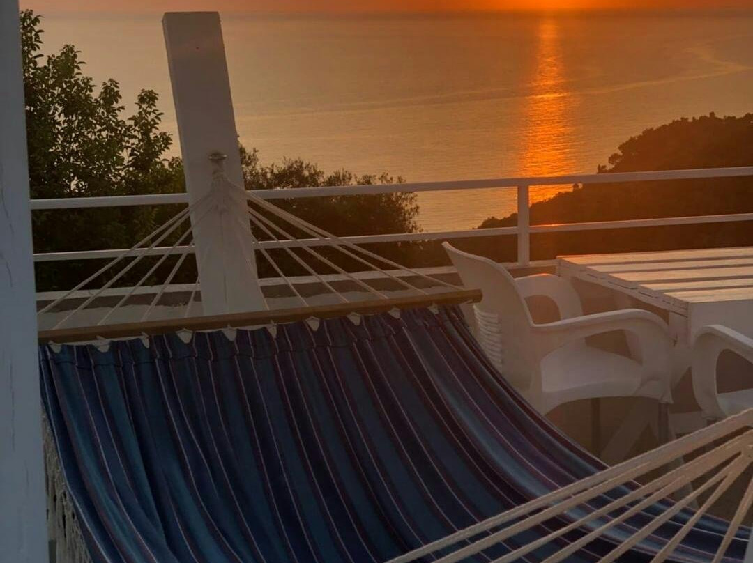 Adrian Agustin Rooms主图