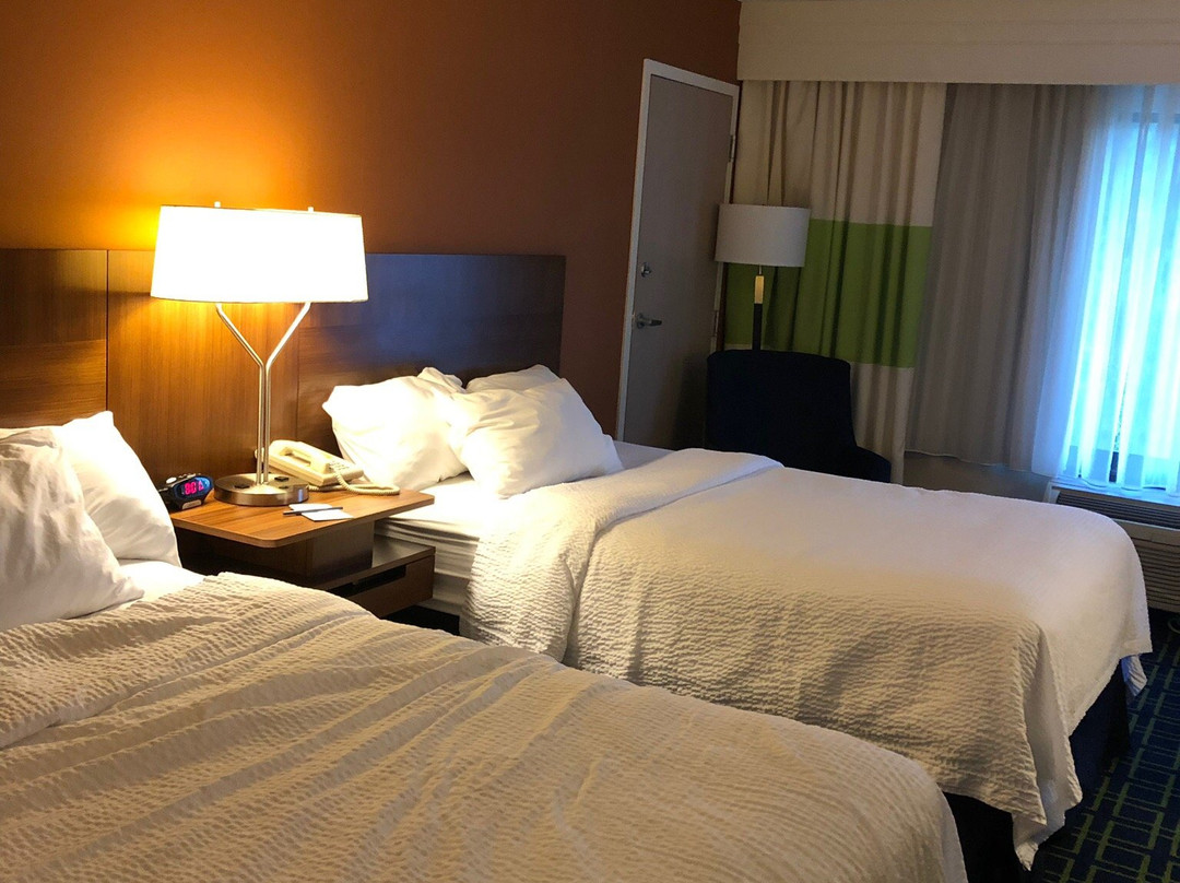 科宁河畔费尔菲尔德客栈主图