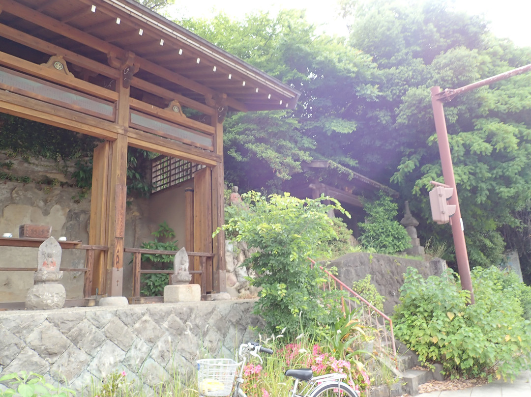 Iwayaji Temple Stone Budda-大分市必去景点