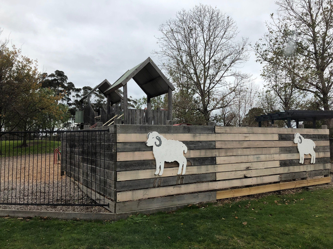 Heritage Boulevard Playground景点图片