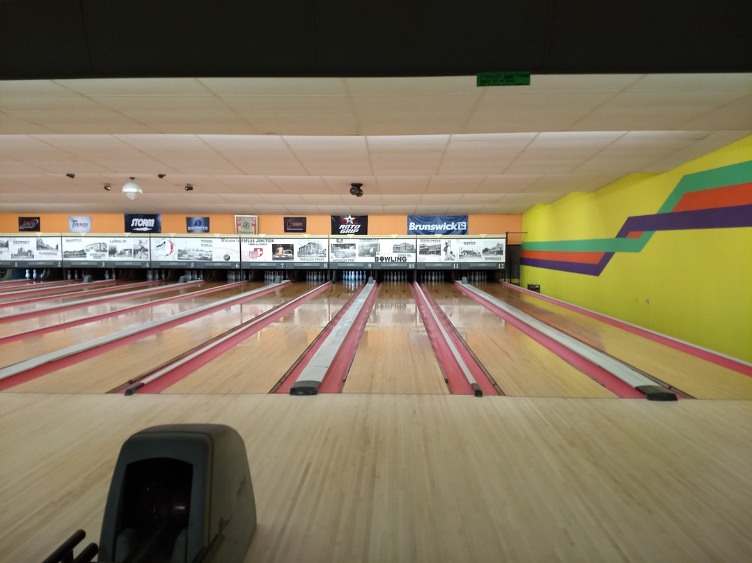 Poplar Junction Lanes & Lounge-Highland必去景点