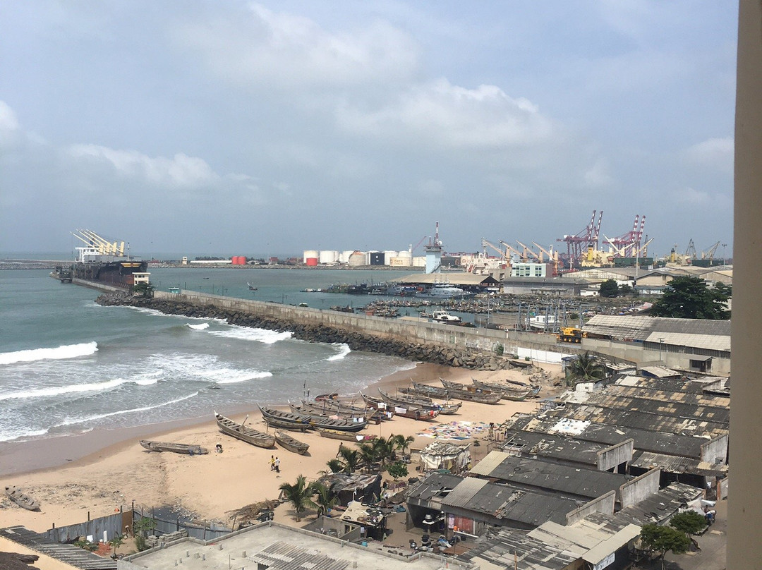 普拉吉阿扎莱酒店主图