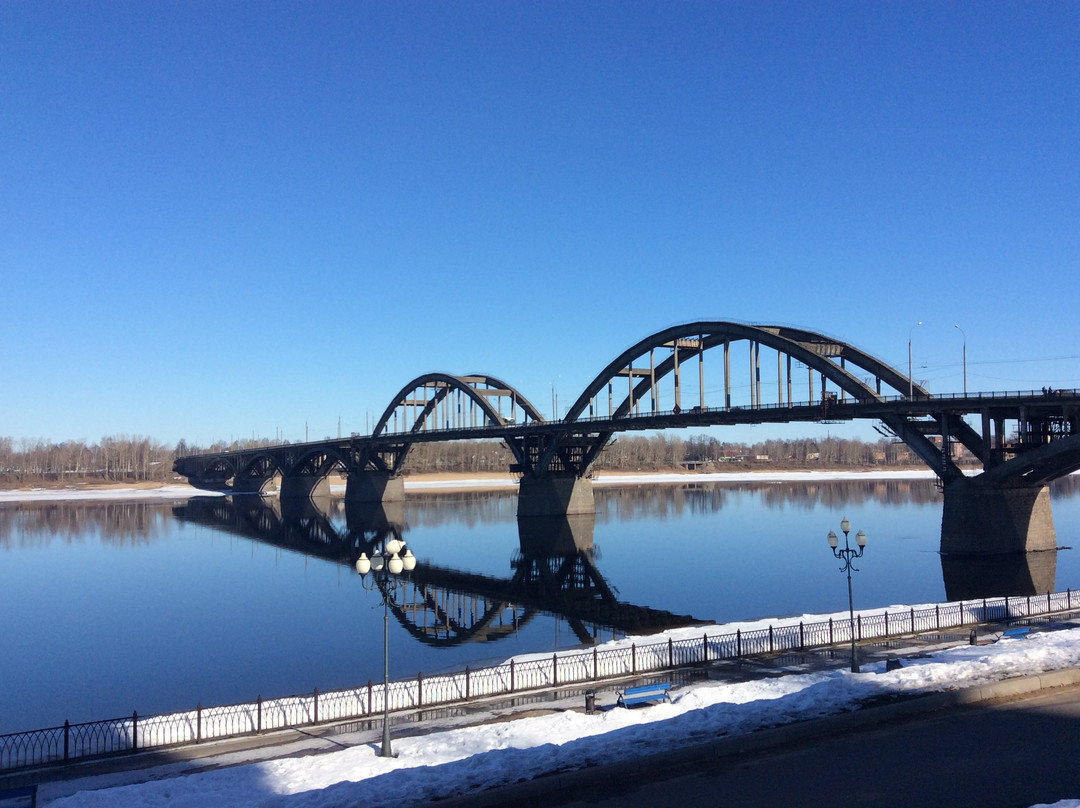 Rybinskiy Bridge景点图片