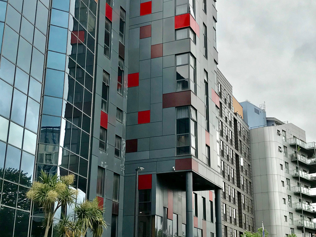 伦敦克罗伊登汉普顿希尔顿酒店主图