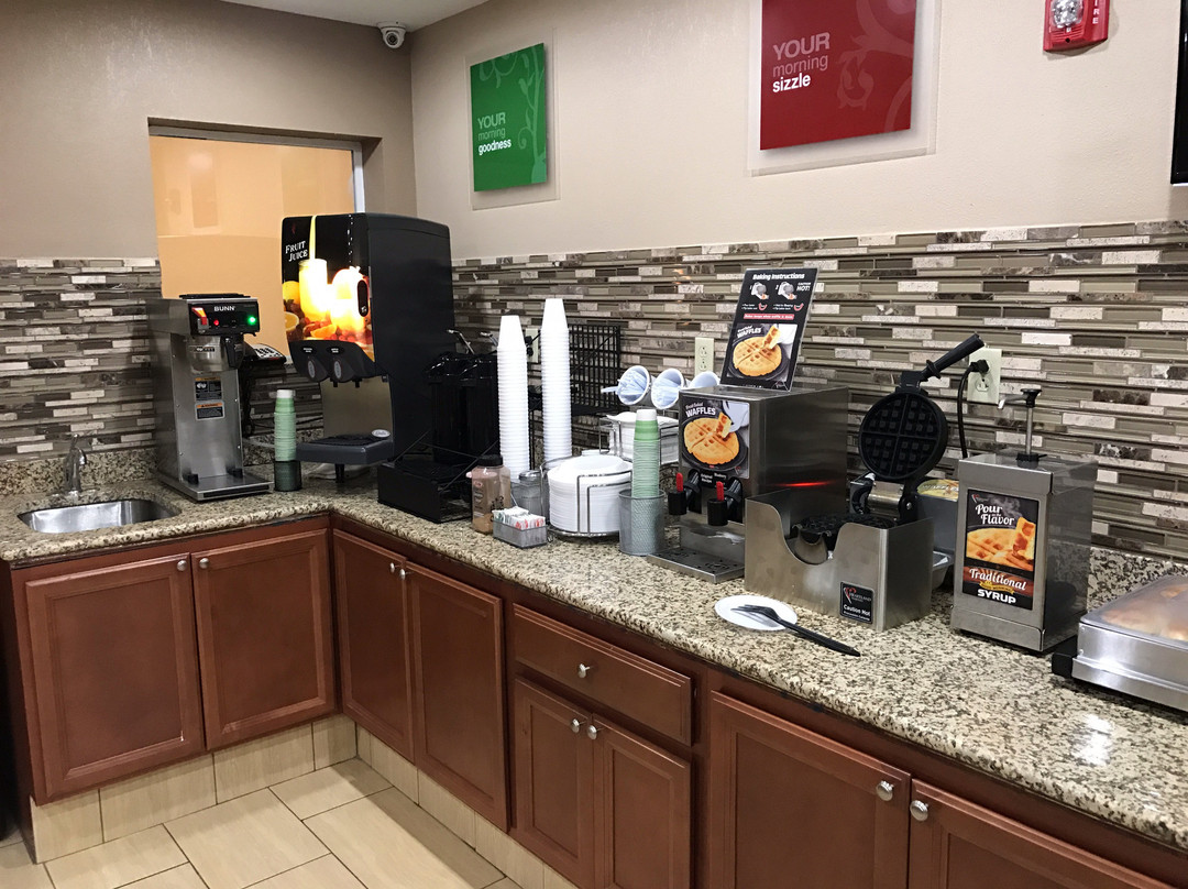 Quincy Inn & Suites主图