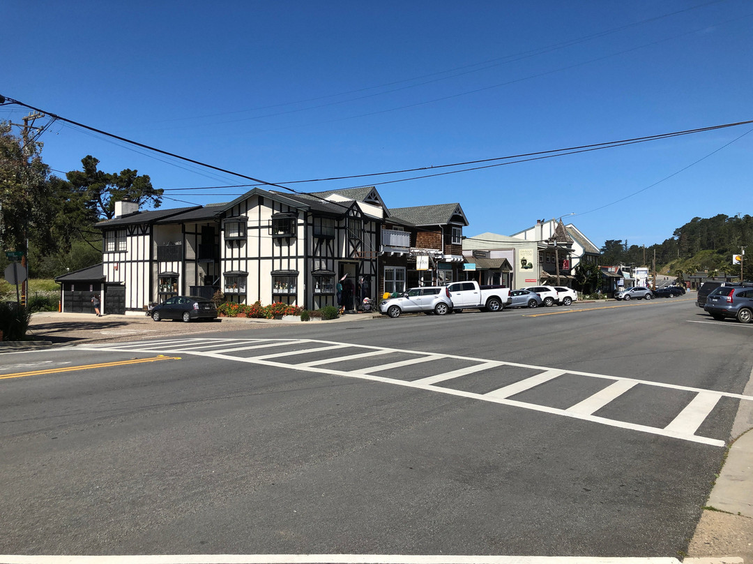 Cambria Chamber of Commerce Visitor Information-坎布里亚必去景点