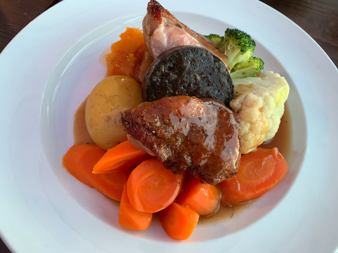 Lochside Hotel主图