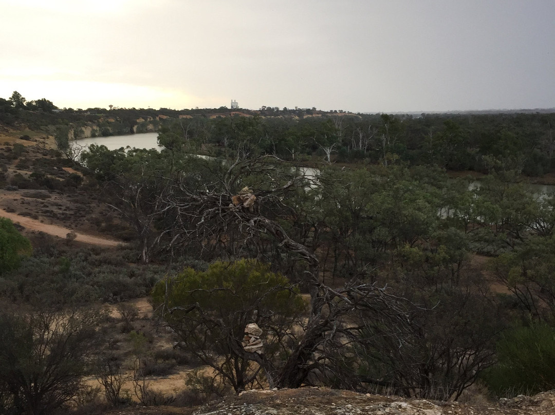Holder Bend Lookout景点图片