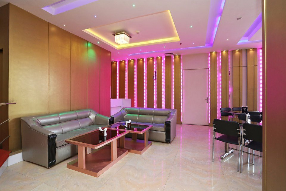 OYO 18774 Utwo Hotel主图