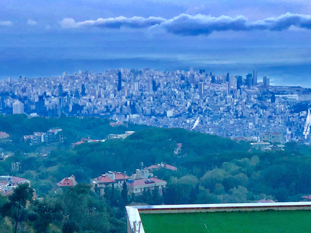 格朗德山丘水疗酒店主图