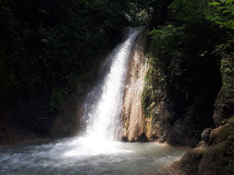 Kedung Pedut Waterfall景点图片