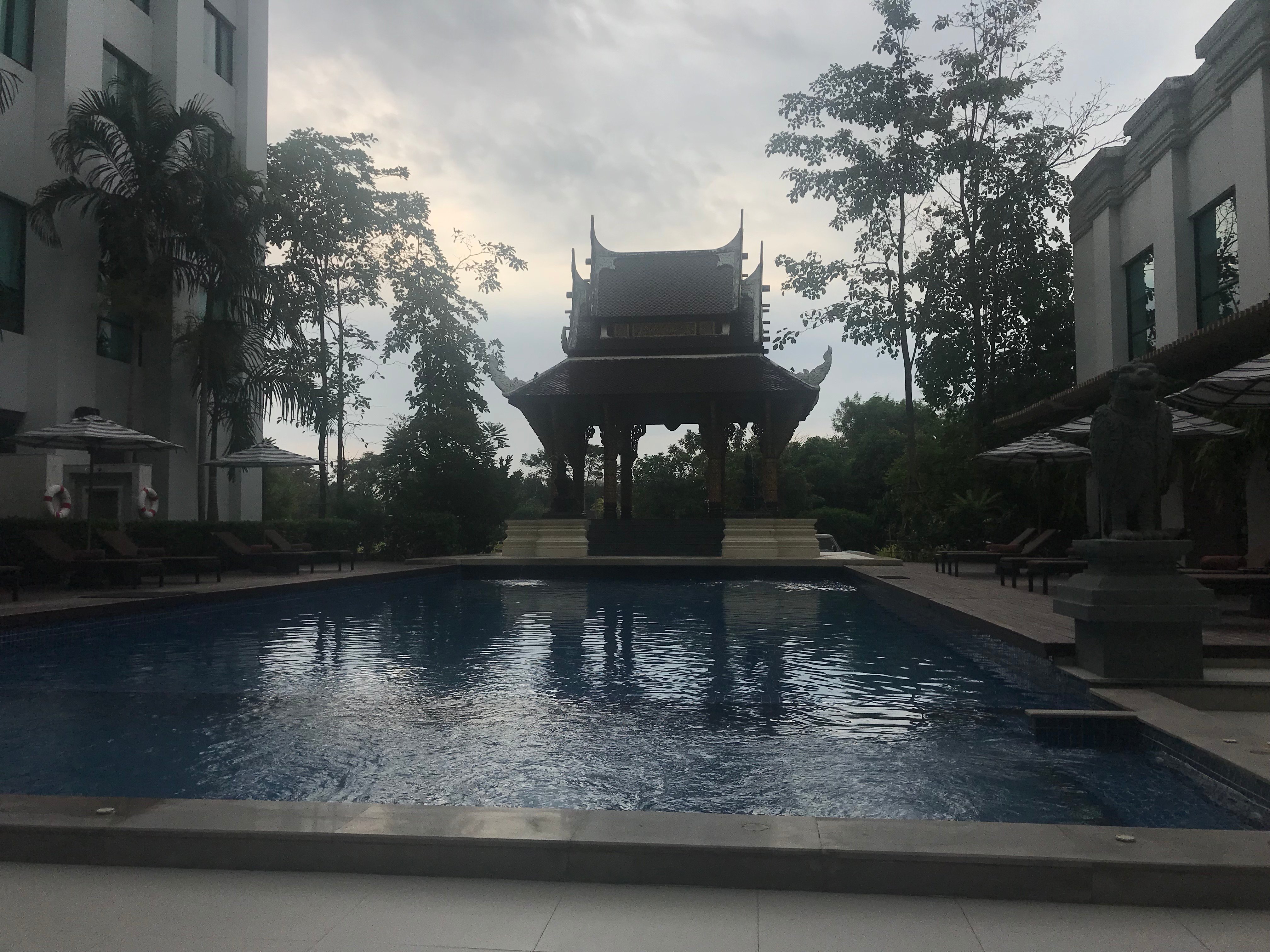 Mida Grande Hotel Dhavaravati Nakhon Pathom-泳池