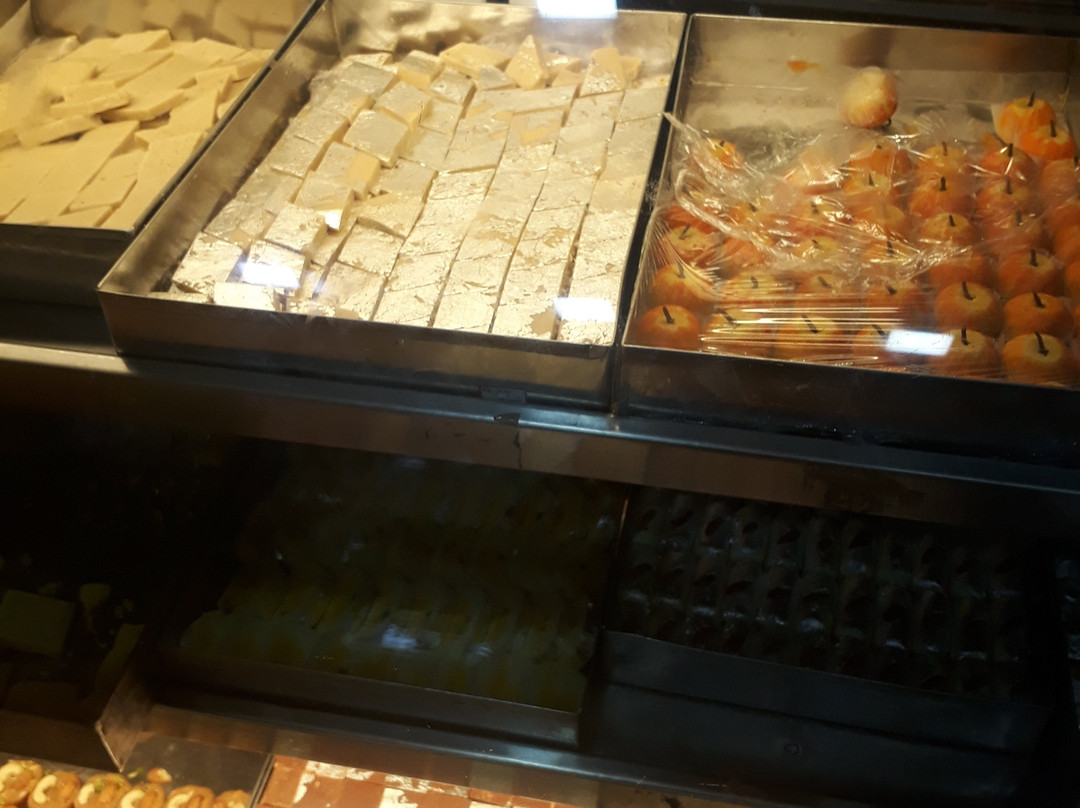 Parvaliya Sani餐馆和美食-Shri Barfi House