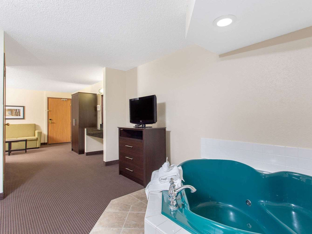 AmericInn by Wyndham Rhinelander主图