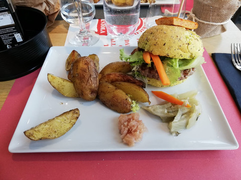 Sarmato餐馆和美食-Corniola La Carne