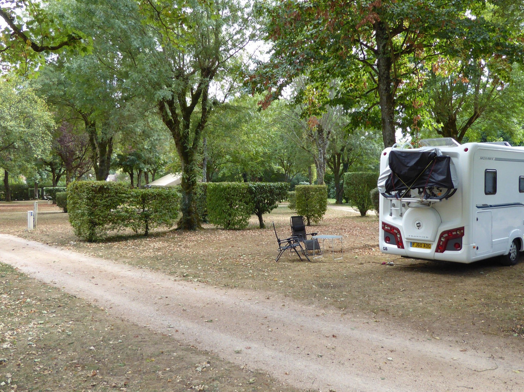 Camping Grottes D'azé