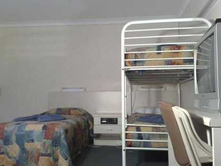 蓝宝石城市汽车酒店主图