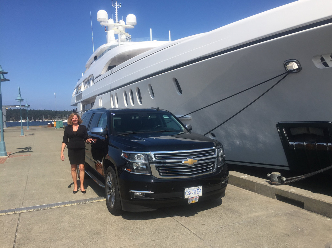 Miracle Mile Limousine Services and Sightseeing Tours景点图片