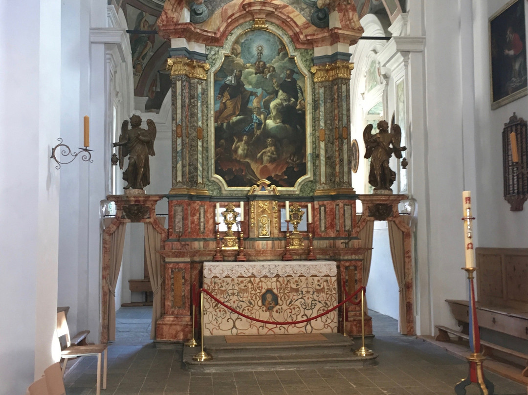 Ossario E Chiesa Di Sant Anna-Poschiavo必去景点