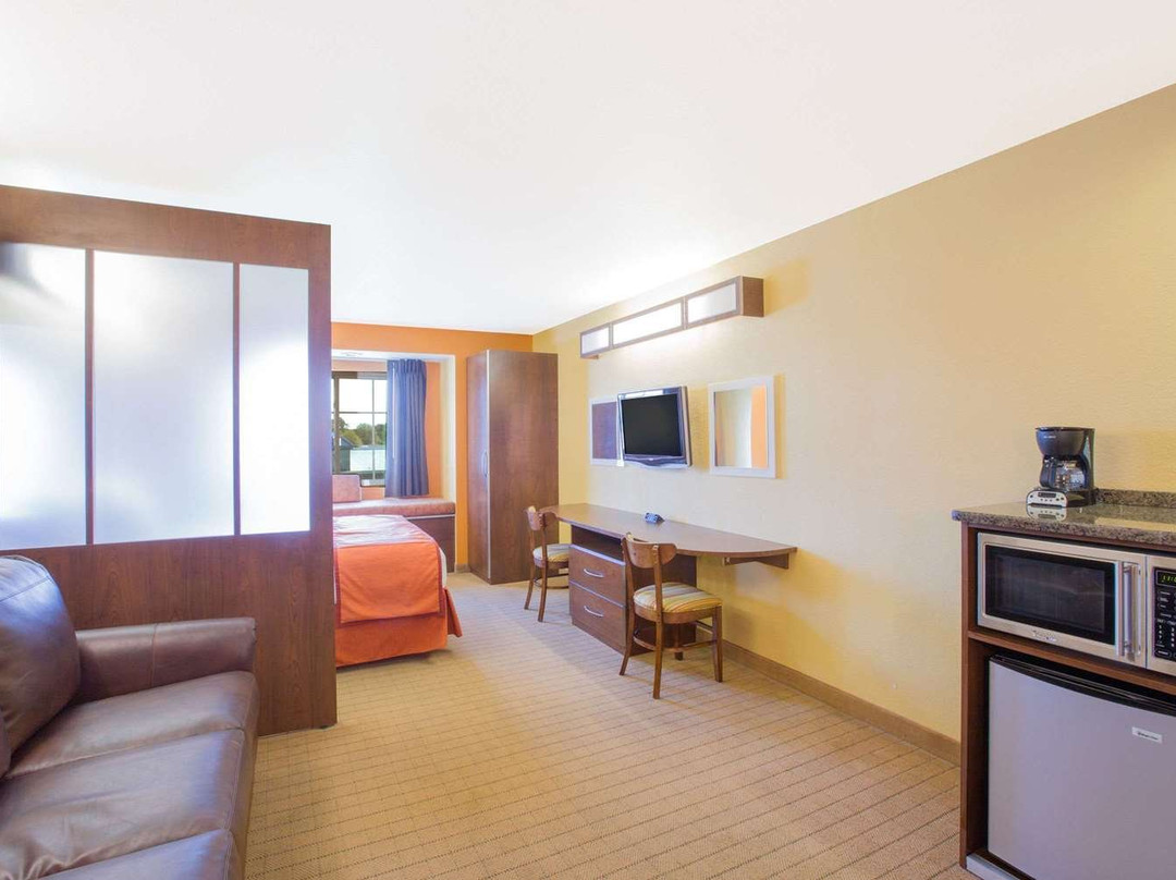 Microtel Inn & Suites by Wyndham Albertville主图