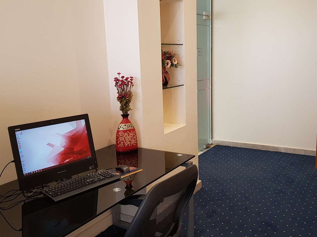 Golden Tulip Seeb主图