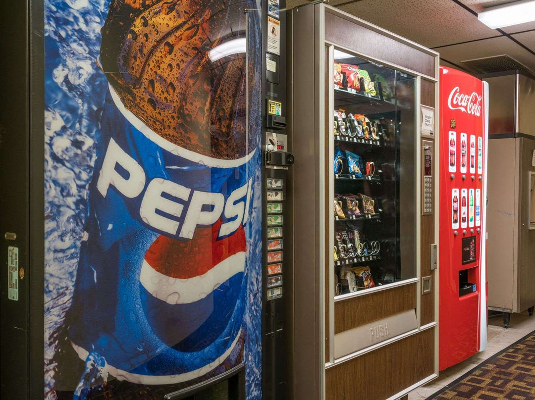 Super 8 by Wyndham Owatonna主图