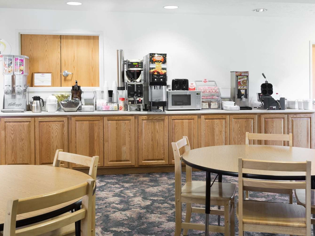 Super 8 by Wyndham Alma主图