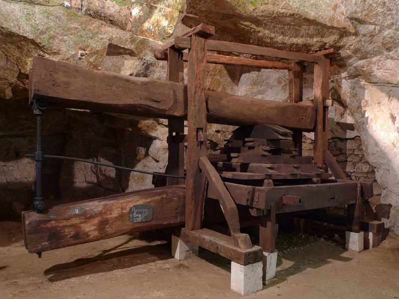 Cave de la Dive Bouteille景点图片